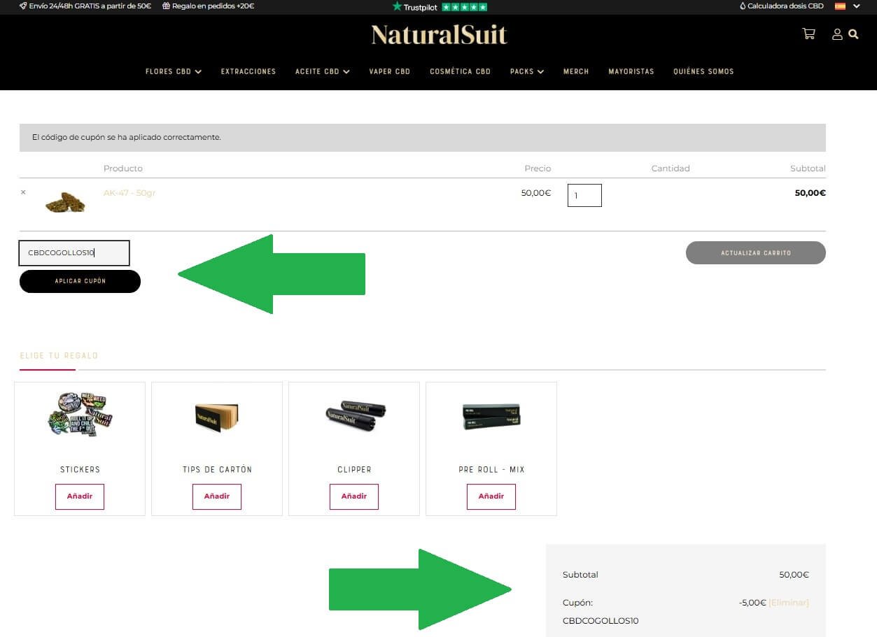 carrito de compras en la tienda Natural Suit, mostrando un descuento aplicado con el cupón 'CBDCOGOLLOS10', que resta 5 € del subtotal de 50 €
