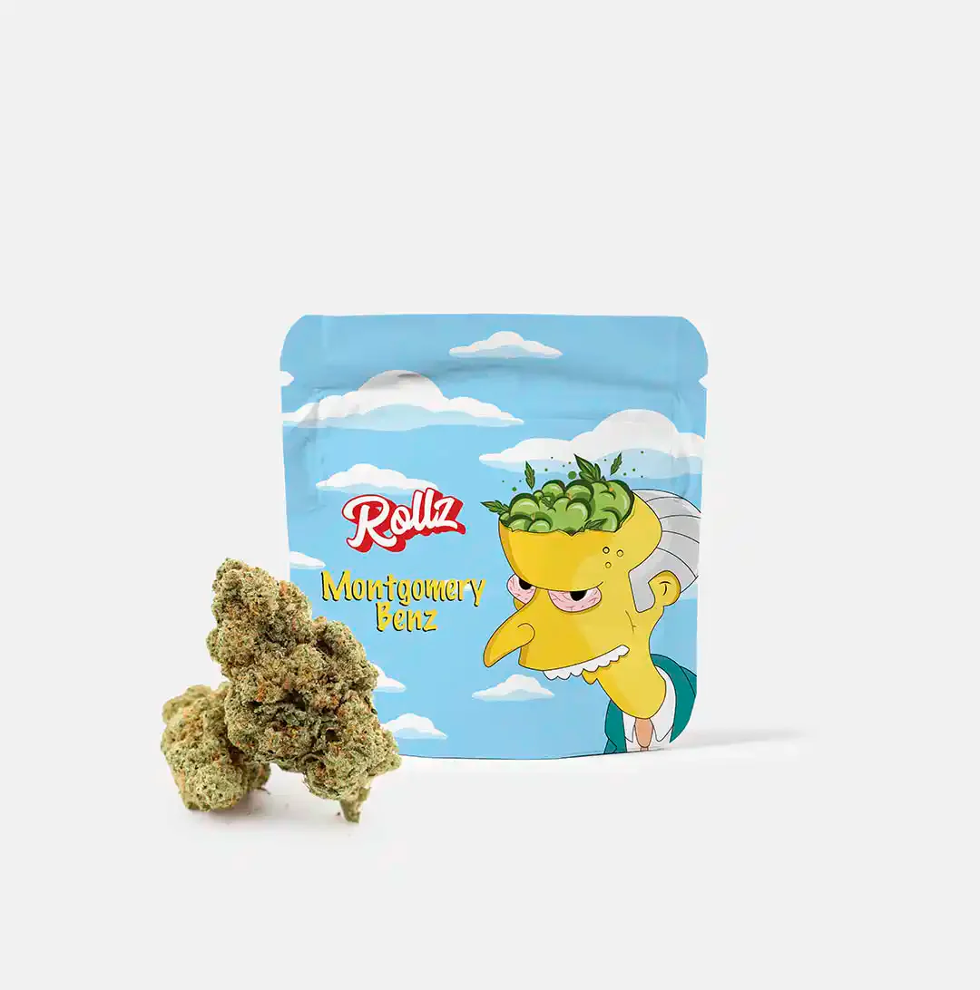 Rollz Montgomery Benz – Flor CBD premium en bolsa Bolsa de Rollz Montgomery Benz con cogollo de flor CBD delante sobre fondo blanco.